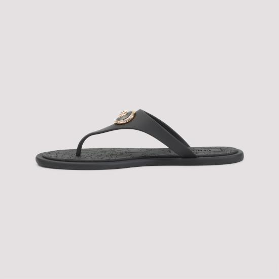 26FW 베르사체 알리아 러버 플랫 샌들 1016248 1A10983 1B00V BLACK - VERSACE