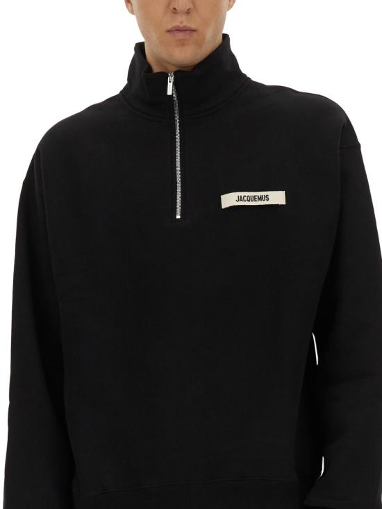 26FW 자크뮈스 하프 집업 스웨트 셔츠 SSM00313AJ00174 990 BLACK - JACQUEMUS