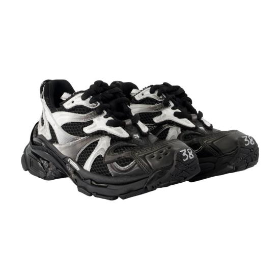 26FW 발렌시아가 스니커즈 779064WRN2G 1090 BLACK - BALENCIAGA