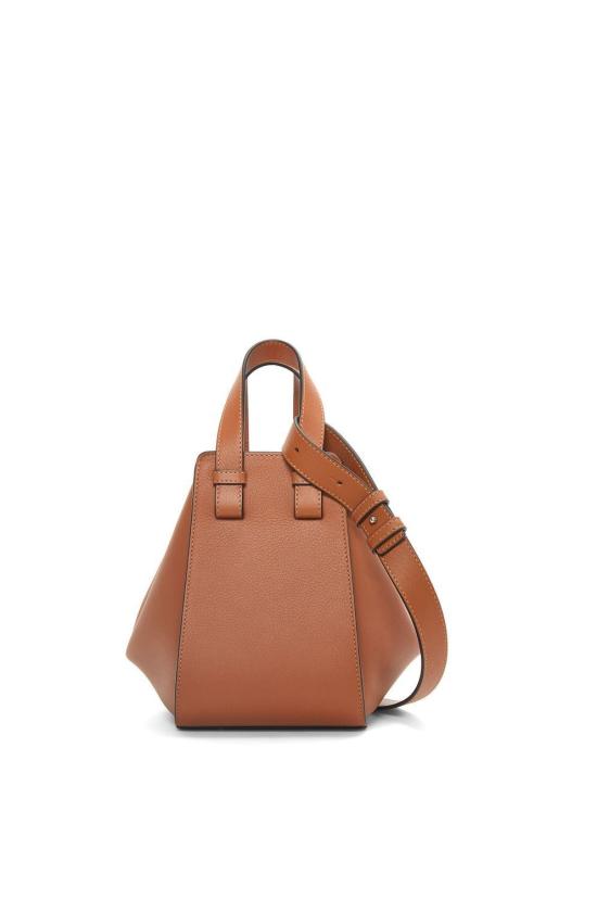 26FW 로에베 클래식 카프스킨 컴팩트 해먹백 A538H13X10 2530 TAN - LOEWE