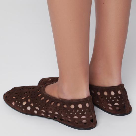 26FW 알라이아 플랫 슈즈 AA3A1039I236LE Brown - ALAIA