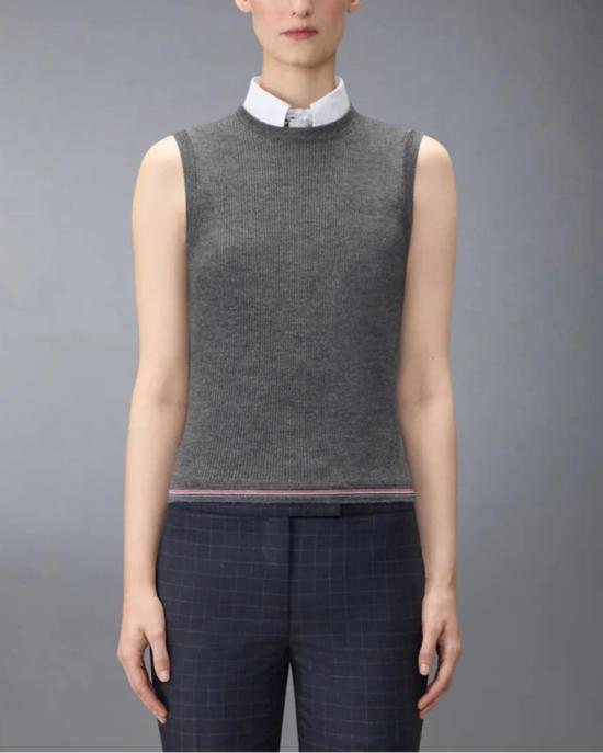  톰브라운 민소매 티셔츠 FKV234A Y1055 035 GRAY - THOM BROWNE
