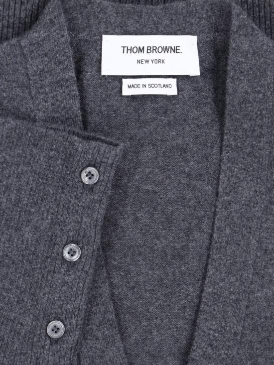 26FW 톰브라운 클래식 캐시미어 4바 브이넥 가디건 FKC001A 00011035 Grey - THOM BROWNE