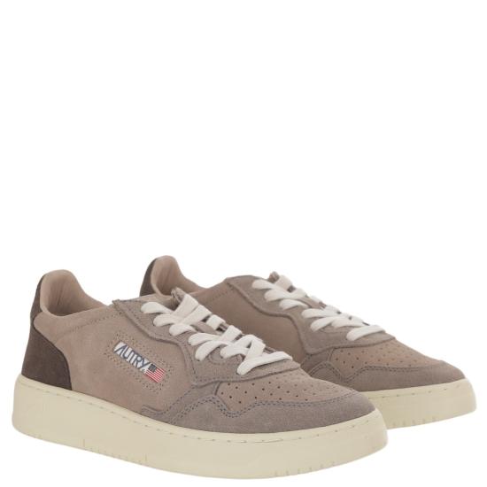 26FW 오트리 메달리스트 로우 스니커즈 AULMTS41TRICSUEDETAUPECOTTO Brown - AUTRY