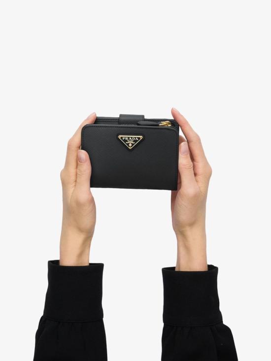 26FW 프라다 사피아노 가죽 중지갑 1ML018QHHF0002 Black - PRADA