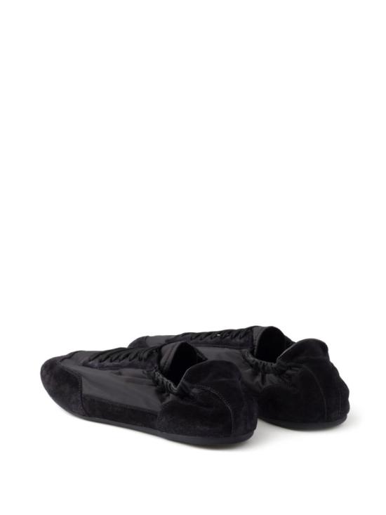 26FW 프라다 컬랩스 리나일론 앤 스웨이드 엘라스티사이즈 스니커즈 2EG479D7CF G001F0002 Black - PRADA