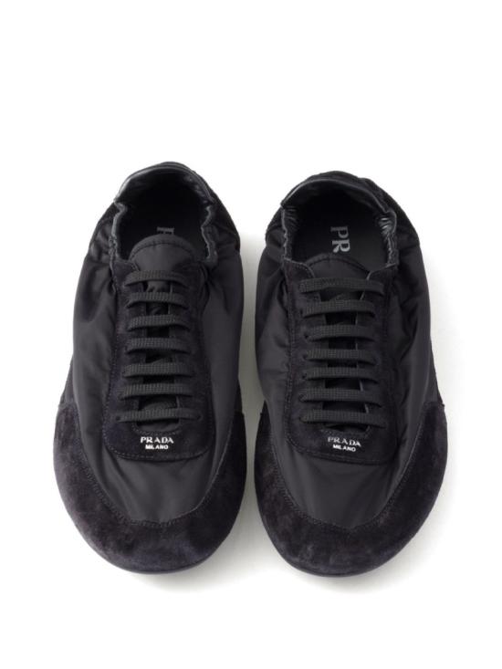 26FW 프라다 컬랩스 리나일론 앤 스웨이드 엘라스티사이즈 스니커즈 2EG479D7CF G001F0002 Black - PRADA