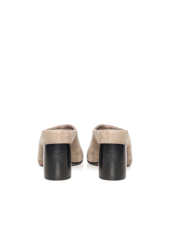 26FW 로에베 오벌 스웨이드 카프스킨 뮬 L814379X74 3330 HAZELNUT - LOEWE