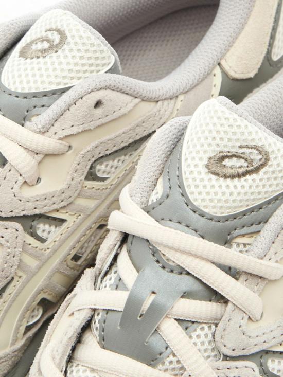 26FW 아식스 스니커즈 1201A789 103 Cream - ASICS