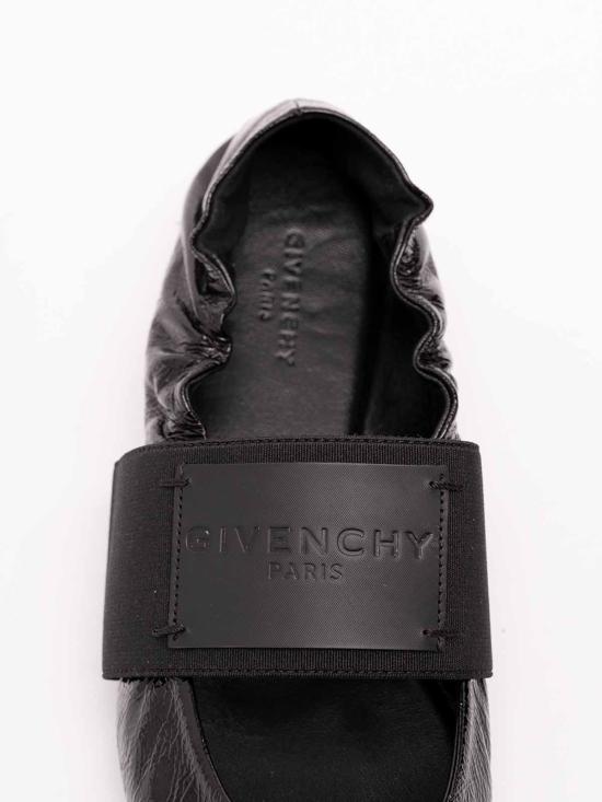 26FW 지방시 플랫 슈즈 BE501EE2JH001 BLACK - GIVENCHY