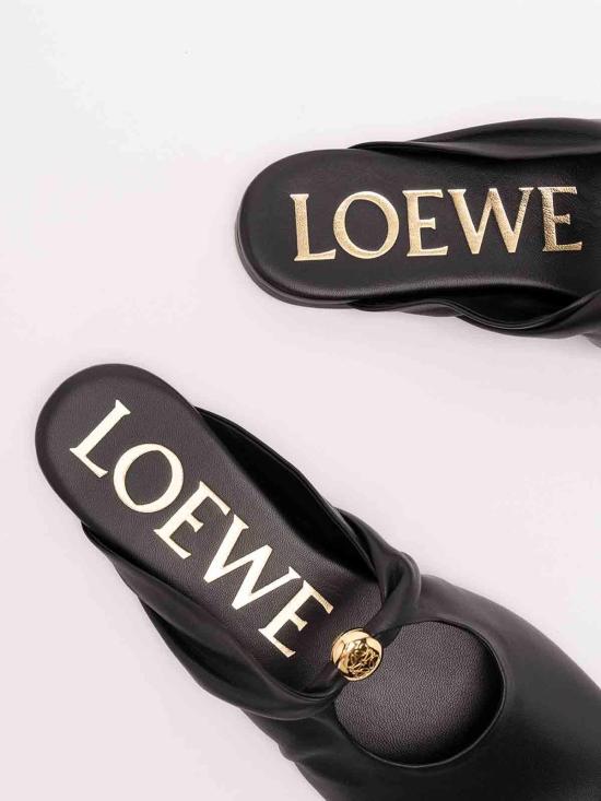 26FW 로에베 페블 소프트 나파 램스킨 뮬 L616465X861100 BLACK - LOEWE
