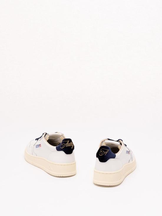 26FW 오트리 메달리스트 로우 레더 스니커즈 AULWVZ02 WHITE - AUTRY