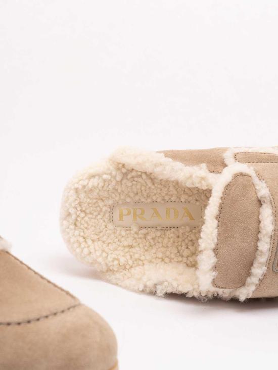 26FW 프라다 스웨이드 앤 시어링 뮬 1R129OJFTFZF20F0F24 DARK BEIGE - PRADA