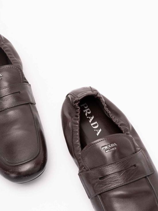 26FW 프라다 셔플 앤틱 레더 로퍼 2DG1587V6FG012F0003 DARK BROWN - PRADA