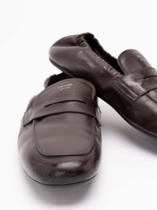 26FW 프라다 셔플 앤틱 레더 로퍼 2DG1587V6FG012F0003 DARK BROWN - PRADA