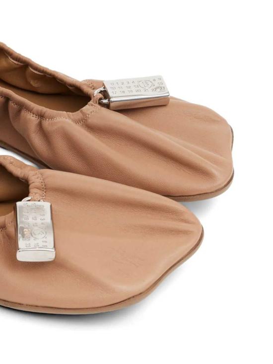 26FW MM6 메종마르지엘라 뉴메릭 아나토믹 발레리나 S59WZ0106P7565 T2205 TAWNY BIRCH - MM6 MAISON MARGIELA