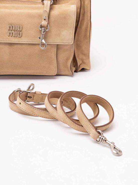 26FW 미우미우 유틸리테 스웨이드 탑 핸들 백 5BG3352CSSVPOOF0379 BEIGE - MIU MIU
