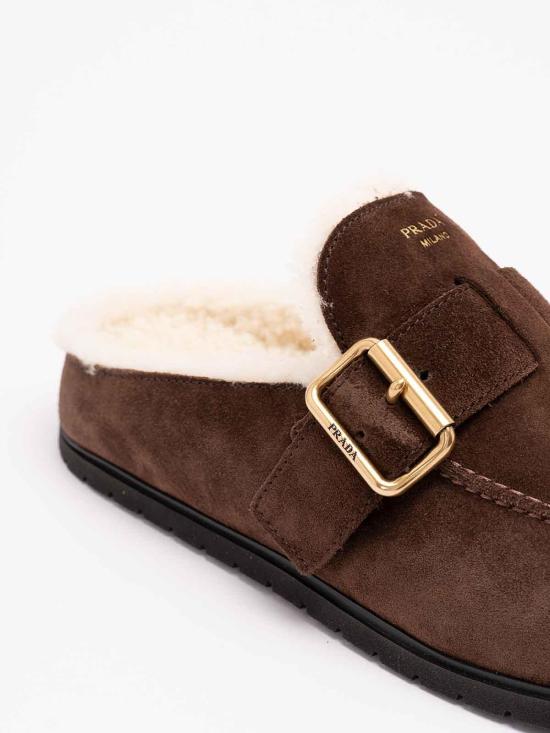 26FW 프라다 스웨이드 셔링 뮬 1R548OJFTFZF10F0003 DARK BROWN - PRADA