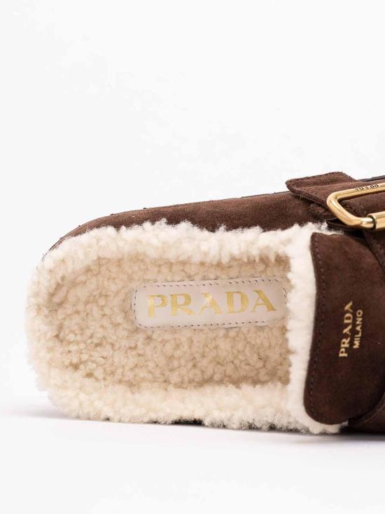26FW 프라다 스웨이드 셔링 뮬 1R548OJFTFZF10F0003 DARK BROWN - PRADA
