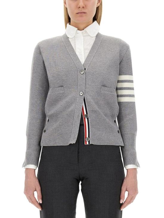 26FW 톰브라운 파인 메리노 울 4바 클래식 V넥 가디건 FKC207A00014 055 LIGHT GREY - THOM BROWNE