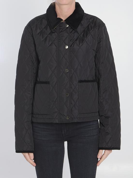 26FW 버버리 올드햄 크롭 퀼팅 자켓 8107465 C1900 BLACK SAND IP CHECK