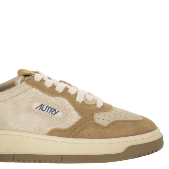 26FW 오트리 메달리스트 로우 레더 스니커즈 AULW BEIGE - AUTRY