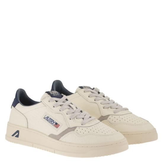 26FW 오트리 메달리스트 로우 스니커즈 AULM WHITE BLUE - AUTRY