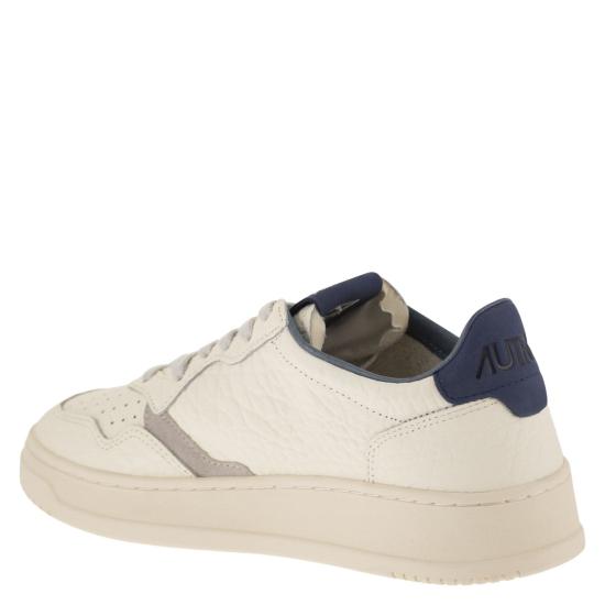 26FW 오트리 메달리스트 로우 스니커즈 AULM WHITE BLUE - AUTRY