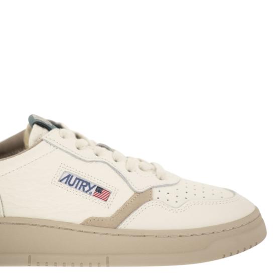 26FW 오트리 메달리스트 로우 스니커즈 AULM WHITE GREEN - AUTRY