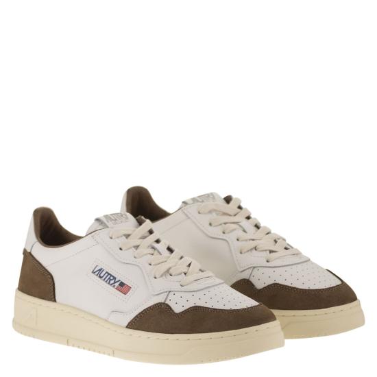 26FW 오트리 메달리스트 로우 스니커즈 AULM WHITE BROWN - AUTRY
