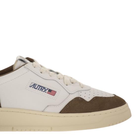 26FW 오트리 메달리스트 로우 스니커즈 AULM WHITE BROWN - AUTRY