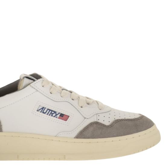 26FW 오트리 메달리스트 로우 스니커즈 AULM WHITE GREY - AUTRY