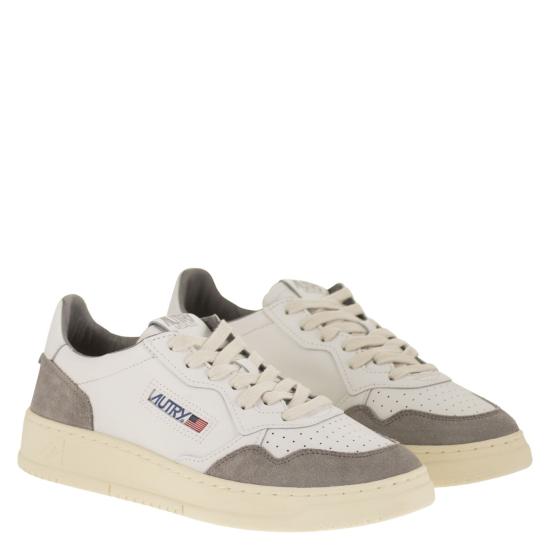 26FW 오트리 메달리스트 로우 스니커즈 AULM WHITE GREY - AUTRY