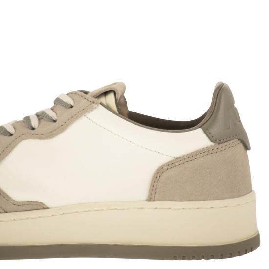 26FW 오트리 메달리스트 로우 스니커즈 AULM WHITE BEIGE - AUTRY
