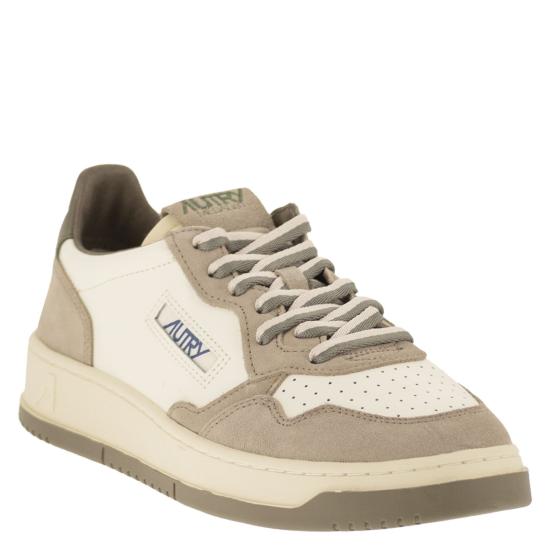 26FW 오트리 메달리스트 로우 스니커즈 AULM WHITE BEIGE - AUTRY