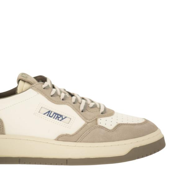 26FW 오트리 메달리스트 로우 스니커즈 AULM WHITE BEIGE - AUTRY