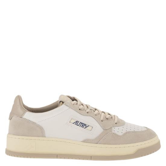 26FW 오트리 메달리스트 로우 스니커즈 AULM WHITE LIGHT BEIGE