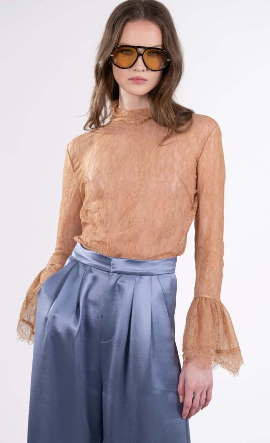  논살란트 레이블 블라우스 Nonchalant Label Letty Lace Top Tuscan