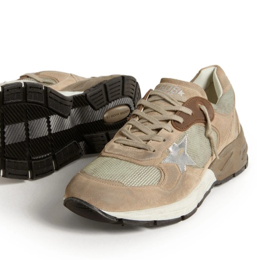26FW 골든구스 러닝 대드 뉴 스니커즈 GWF00884 F00745915260 Beige silver - GOLDEN GOOSE