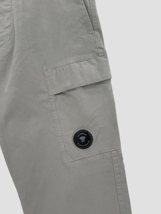 26FW 씨피 컴퍼니 스트레이트 팬츠 21CMPA090A005529G 936 FLINT GREY - C.P. COMPANY