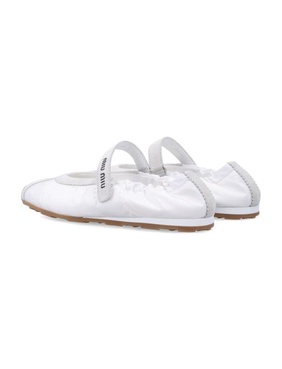 26FW 미우미우 플랫 슈즈 5F370E D7C F0009 WHITE DOM - MIU MIU