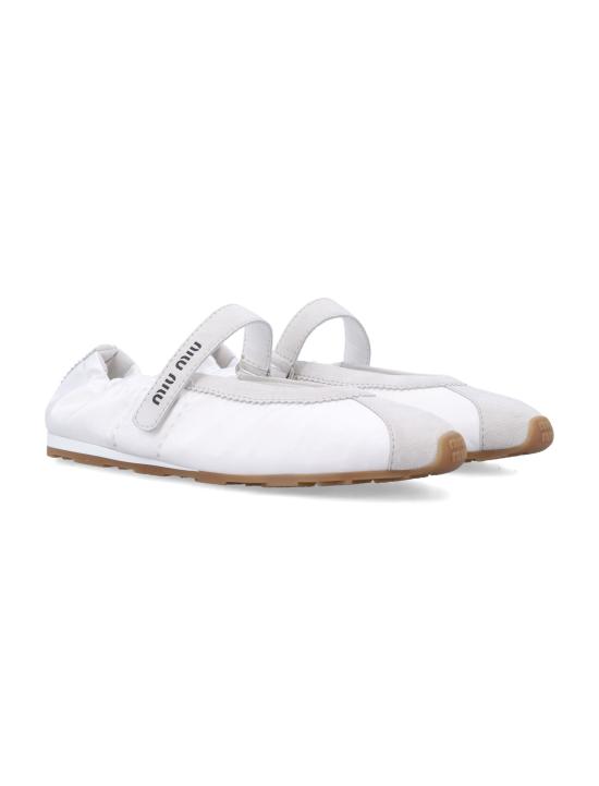 26FW 미우미우 플랫 슈즈 5F370E D7C F0009 WHITE DOM - MIU MIU