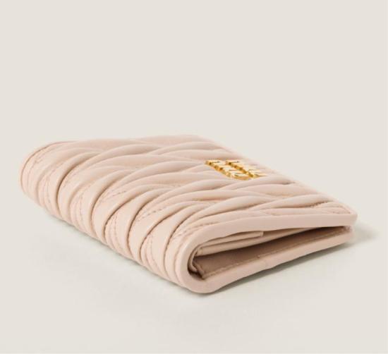 26FW 미우미우 마테라쎄 나파 가죽 반지갑 5MV204 AFPP F0236 POWDER PINK DOM - MIU MIU
