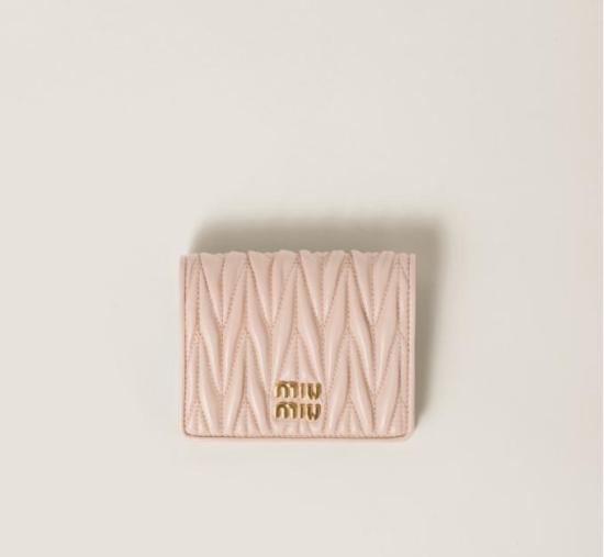 26FW 미우미우 마테라쎄 나파 가죽 반지갑 5MV204 AFPP F0236 POWDER PINK DOM