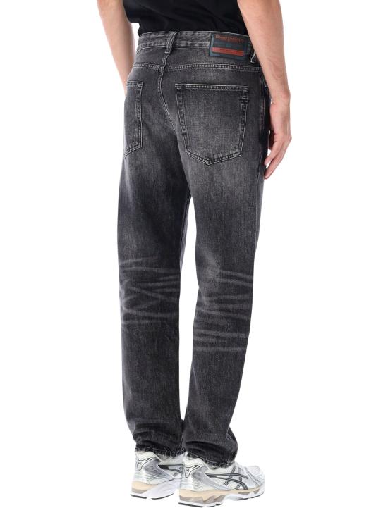26FW 디젤 데님 팬츠 A18974 0HDBF 02 WASHED BLACK DOM - DIESEL