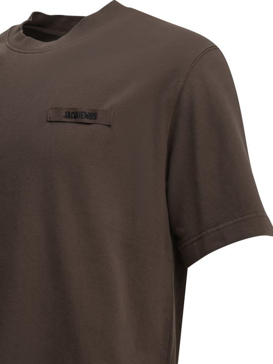 26FW 자크뮈스 그로그랭 로고 티셔츠 TSM00133AJ00226BROWN - JACQUEMUS