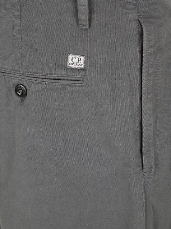 26SS 씨피 컴퍼니 코튼 개버딘 루즈 팬츠 20CMPA136A110458G 921 Steel - C.P. COMPANY