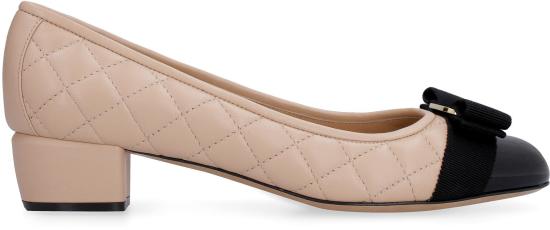 26FW 살바토레 페라가모 힐/펌프스 01M832 702227 BEIGE DOM - SALVATORE FERRAGAMO