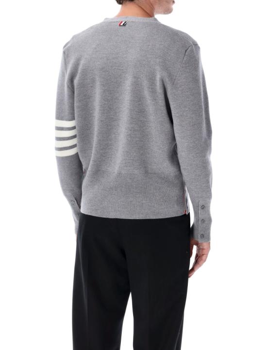 26FW 톰브라운 울 4바 브이넥 가디건 MKC160A00014055 Grey - THOM BROWNE