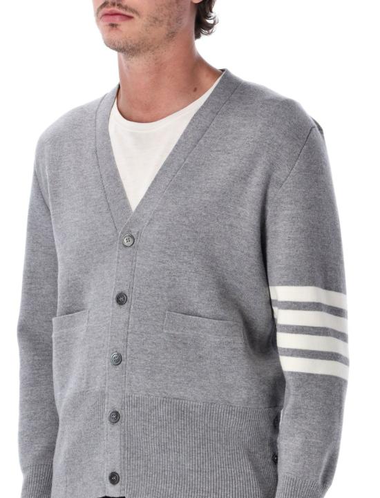 26FW 톰브라운 울 4바 브이넥 가디건 MKC160A00014055 Grey - THOM BROWNE